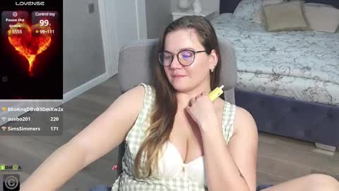 Snapshot of kellielowie chatting on February 26, 2025, 3:08 pm kellielowie online show from February 26, 2025, 3:08 pm