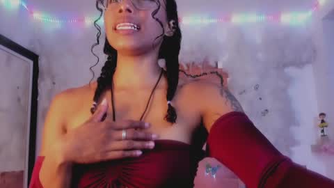 kelly__thomson online show from January 5, 2025, 10:29 pm