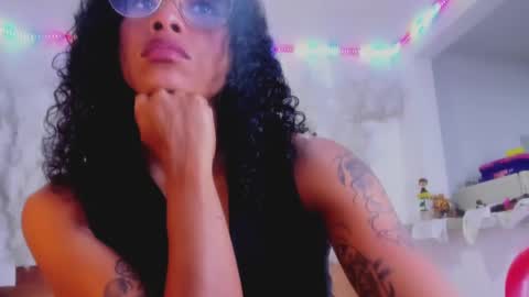 kelly__thomson online show from February 12, 2025, 12:48 am