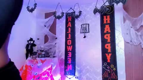 kelly__thomson online show from October 26, 2025, 10:15 pm