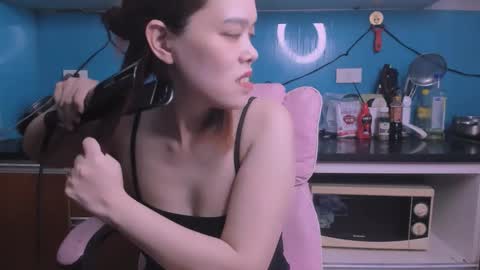 Kelly online show from March 29, 2026, 4:23 am