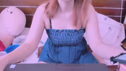 Snapshot of kelly_baby2005 chatting on April 28, 2026, 2:49 am Kelly online show from April 28, 2026, 2:49 am