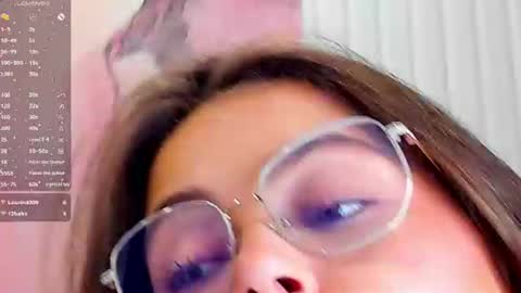 Snapshot of kelly_cuutie chatting on June 27, 2026, 1:43 am Kelly online show from June 27, 2026, 1:43 am
