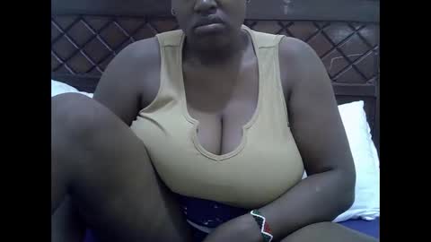 kelly_jones9 online show from May 19, 2026, 12:44 pm