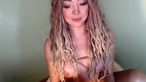 its me KELLY online show from February 7, 2026, 7:50 pm