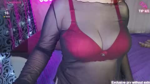 kellycrystall online show from December 20, 2025, 8:10 am