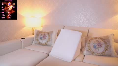 vanessa online show from March 12, 2026, 6:14 pm