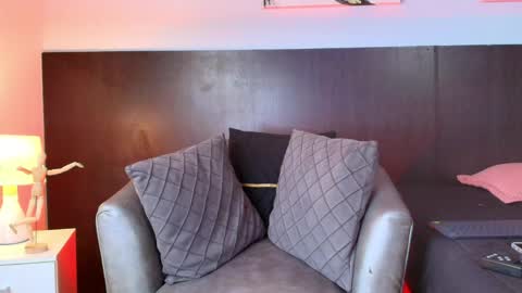 Kelly  online show from April 2, 2026, 7:44 pm