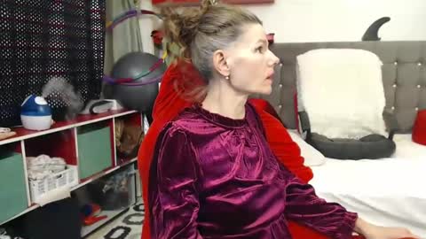 kelly online show from February 9, 2025, 6:16 pm