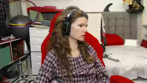 kelly online show from February 16, 2025, 1:36 am