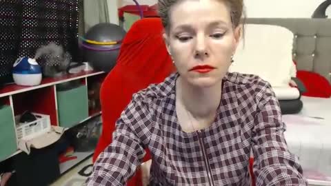 kelly online show from February 20, 2025, 2:40 am