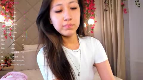 kellyy_bern online show from December 3, 2025, 1:02 am