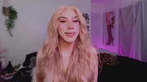 Kelsi  online show from February 22, 2026, 7:40 am