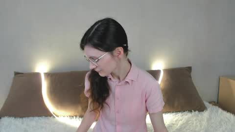 Kelsirabenold online show from April 3, 2026, 5:16 am