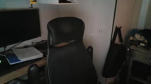 kelvin06133 online show from February 9, 2025, 6:26 pm