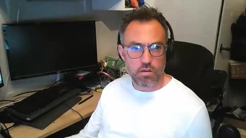 kelvin06133 online show from April 14, 2026, 11:33 pm