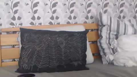 kelywild20 online show from November 30, 2025, 8:40 am