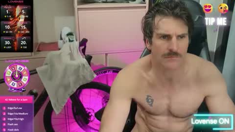 Snapshot of ken_davids chatting on December 15, 2025, 4:55 pm KenD online show from December 15, 2025, 4:55 pm