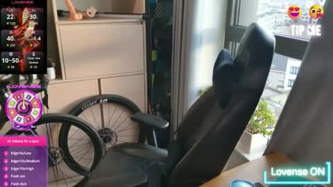 Snapshot of ken_davids chatting on December 21, 2025, 1:40 pm KenD online show from December 21, 2025, 1:40 pm