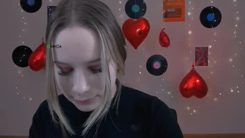 Snapshot of kendal_blow chatting on February 13, 2026, 9:22 pm Sweet Kendal online show from February 13, 2026, 9:22 pm