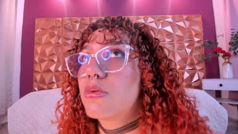 Snapshot of kendall23_ chatting on December 19, 2024, 8:23 pm Kendall online show from December 19, 2024, 8:23 pm