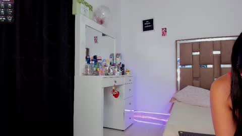 Kendall ewers online show from November 21, 2025, 11:58 pm