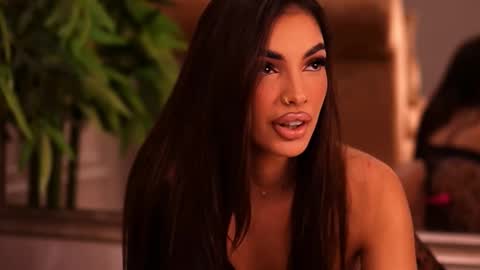 Kendal online show from October 19, 2025, 4:46 am