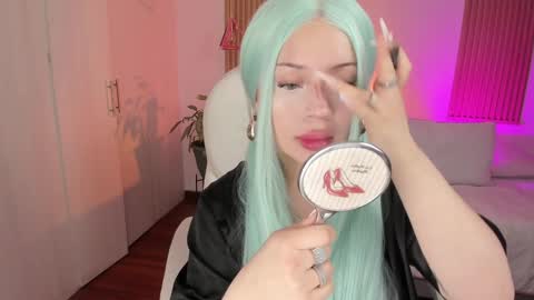 Kendall  online show from November 17, 2025, 8:47 pm