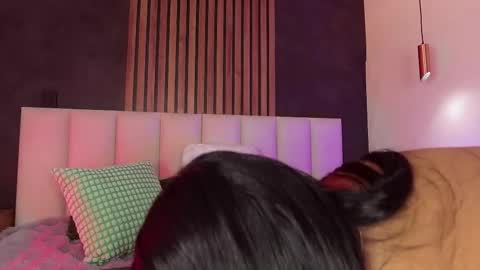   online show from September 14, 2025, 12:04 pm