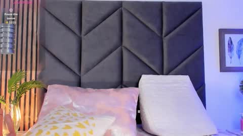 Kendall online show from November 19, 2025, 4:07 pm