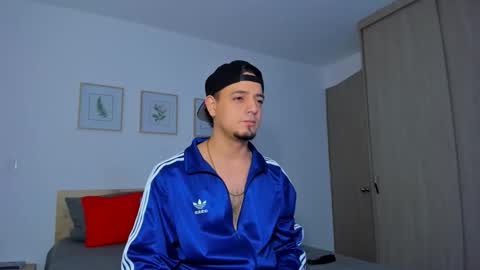 kendel_dimitri online show from December 2, 2025, 5:13 am