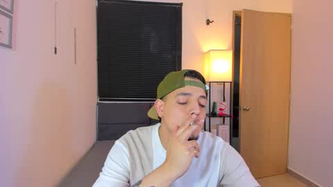 kendel_dimitri online show from May 9, 2026, 9:14 am