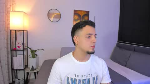kendel_dimitri online show from May 19, 2026, 5:03 am