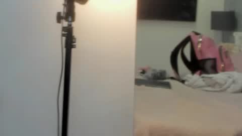 Snapshot of kendra_london chatting on November 8, 2025, 11:10 am Kendra London online show from November 8, 2025, 11:10 am