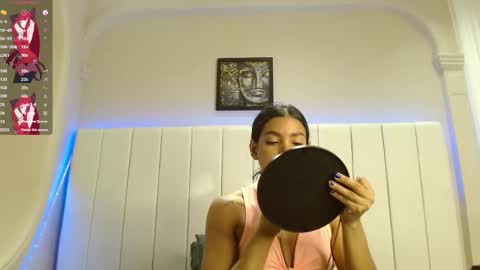 kendra_lux1 online show from November 24, 2025, 1:00 pm