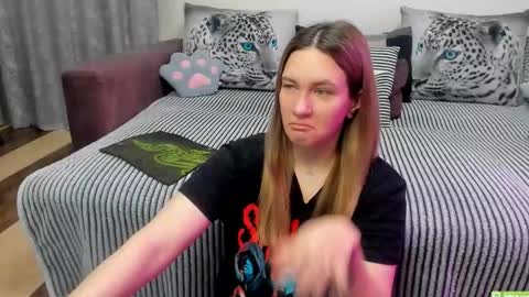 Kendra online show from March 8, 2026, 11:52 pm