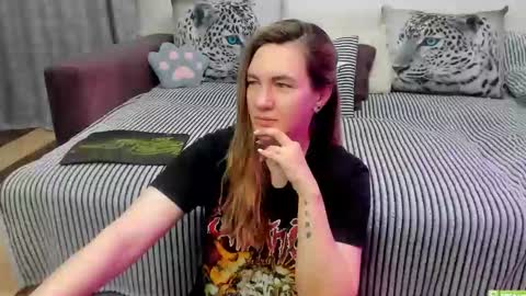 Kendra online show from April 7, 2026, 11:37 pm