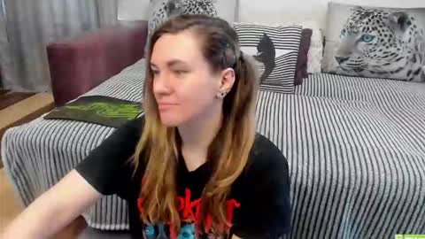 Kendra online show from April 16, 2026, 1:06 am