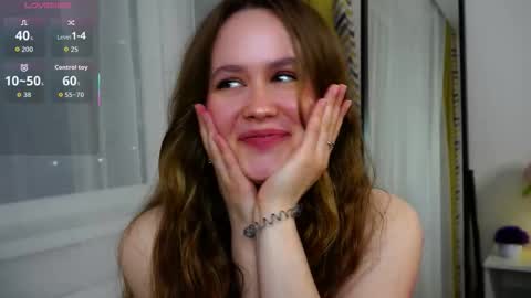 Kira online show from November 26, 2025, 8:21 pm