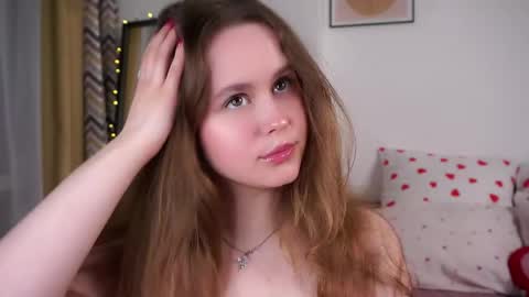 Kira online show from April 10, 2026, 10:36 pm