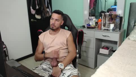 Snapshot of kenfenty chatting on January 15, 2025, 10:35 pm Chriss Morales online show from January 15, 2025, 10:35 pm