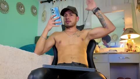 Snapshot of kenfenty chatting on October 16, 2025, 2:23 am Chriss Morales online show from October 16, 2025, 2:23 am