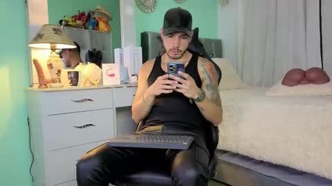 Snapshot of kenfenty chatting on January 6, 2026, 12:58 am Chriss Morales online show from January 6, 2026, 12:58 am