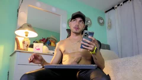 Snapshot of kenfenty chatting on January 8, 2026, 1:41 am Chriss Morales online show from January 8, 2026, 1:41 am