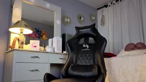 Snapshot of kenfenty chatting on January 14, 2026, 1:22 am Chriss Morales online show from January 14, 2026, 1:22 am