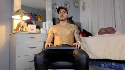 Snapshot of kenfenty chatting on January 15, 2026, 1:21 am Chriss Morales online show from January 15, 2026, 1:21 am