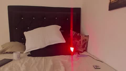 Snapshot of kenia_davis chatting on November 25, 2025, 5:51 am kenia davis online show from November 25, 2025, 5:51 am