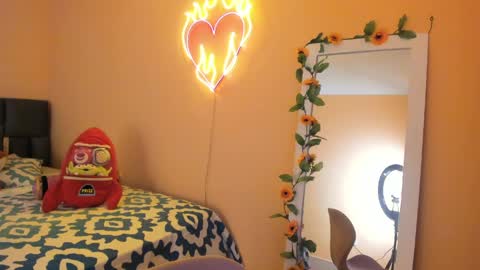 Snapshot of keniia_riizz chatting on April 30, 2026, 8:57 pm Kenia online show from April 30, 2026, 8:57 pm
