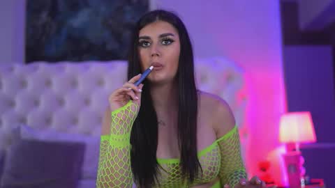 Snapshot of kenndramoon chatting on November 4, 2025, 3:44 pm Kendra online show from November 4, 2025, 3:44 pm