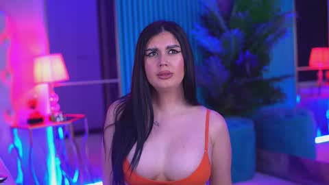 Snapshot of kenndramoon chatting on January 6, 2026, 4:00 pm Kendra online show from January 6, 2026, 4:00 pm